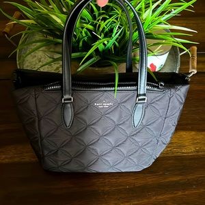 10x6 Kate Spade quilted look hand bag